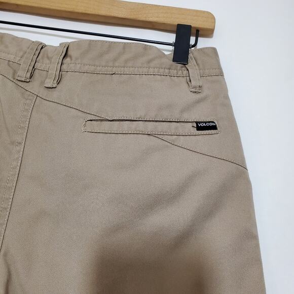 Volcom | Tan Khaki Chino Shorts 9" Inseam - Picture 5 of 8